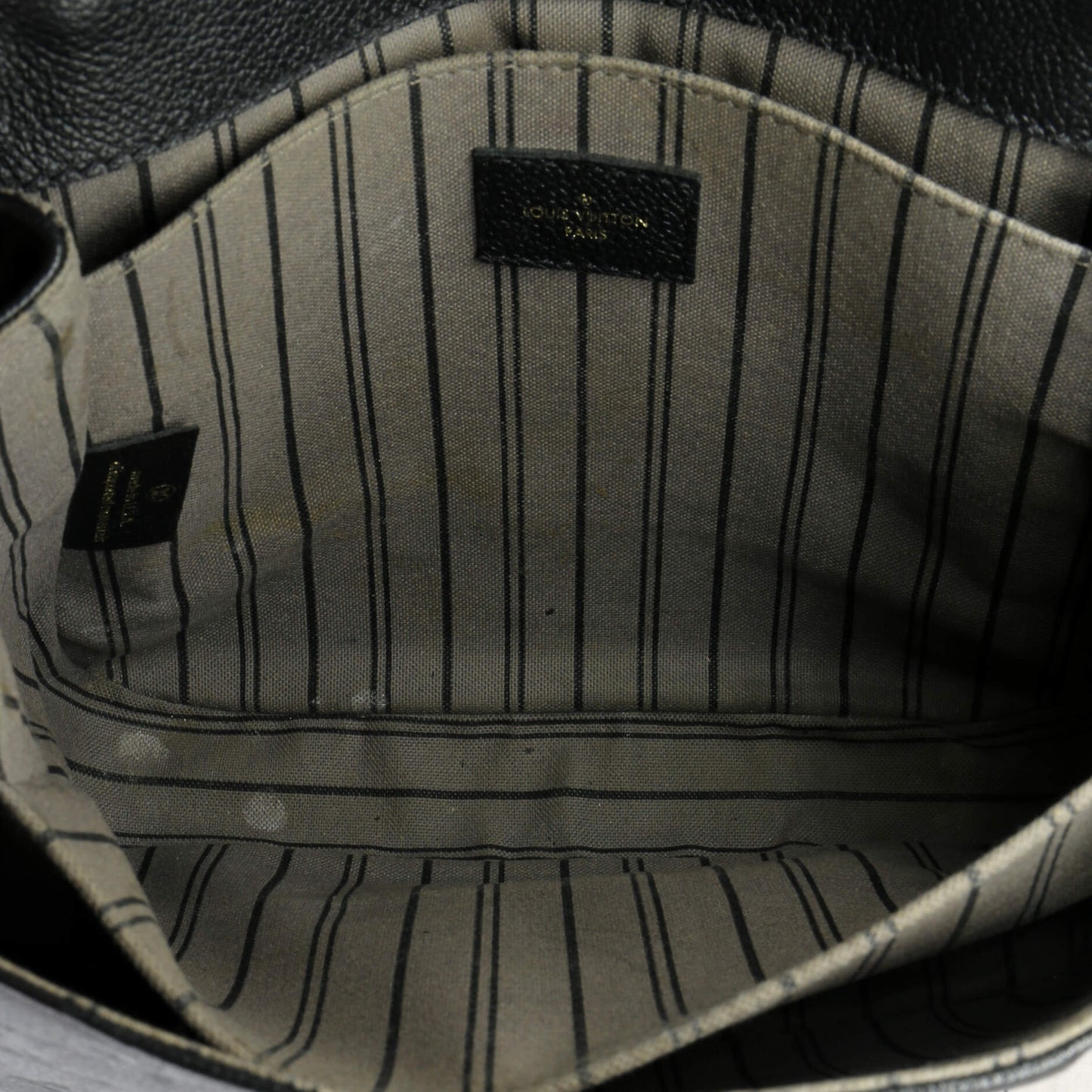 Louis Vuitton Pochette Metis Monogram Empreinte Leather