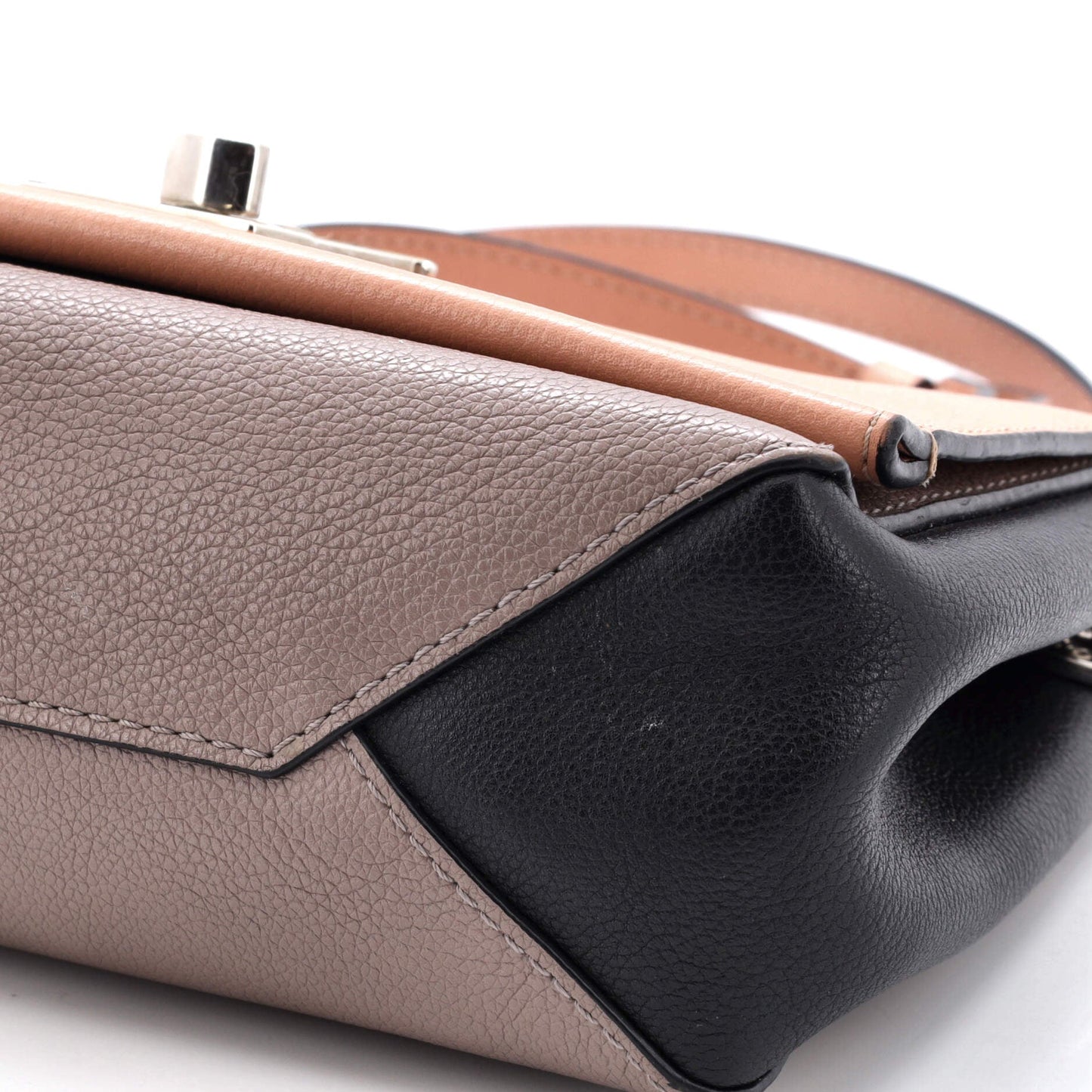 Louis Vuitton Lockme II Handbag Leather BB