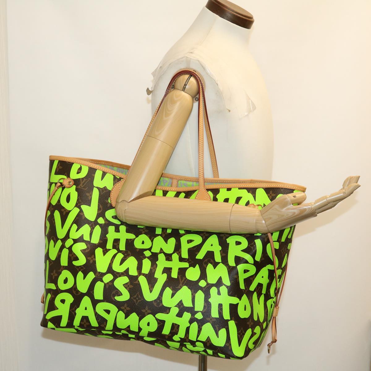 LOUIS VUITTON Monogram Graffiti Neverfull GM Tote Bag Vert M93703 LV 29943S