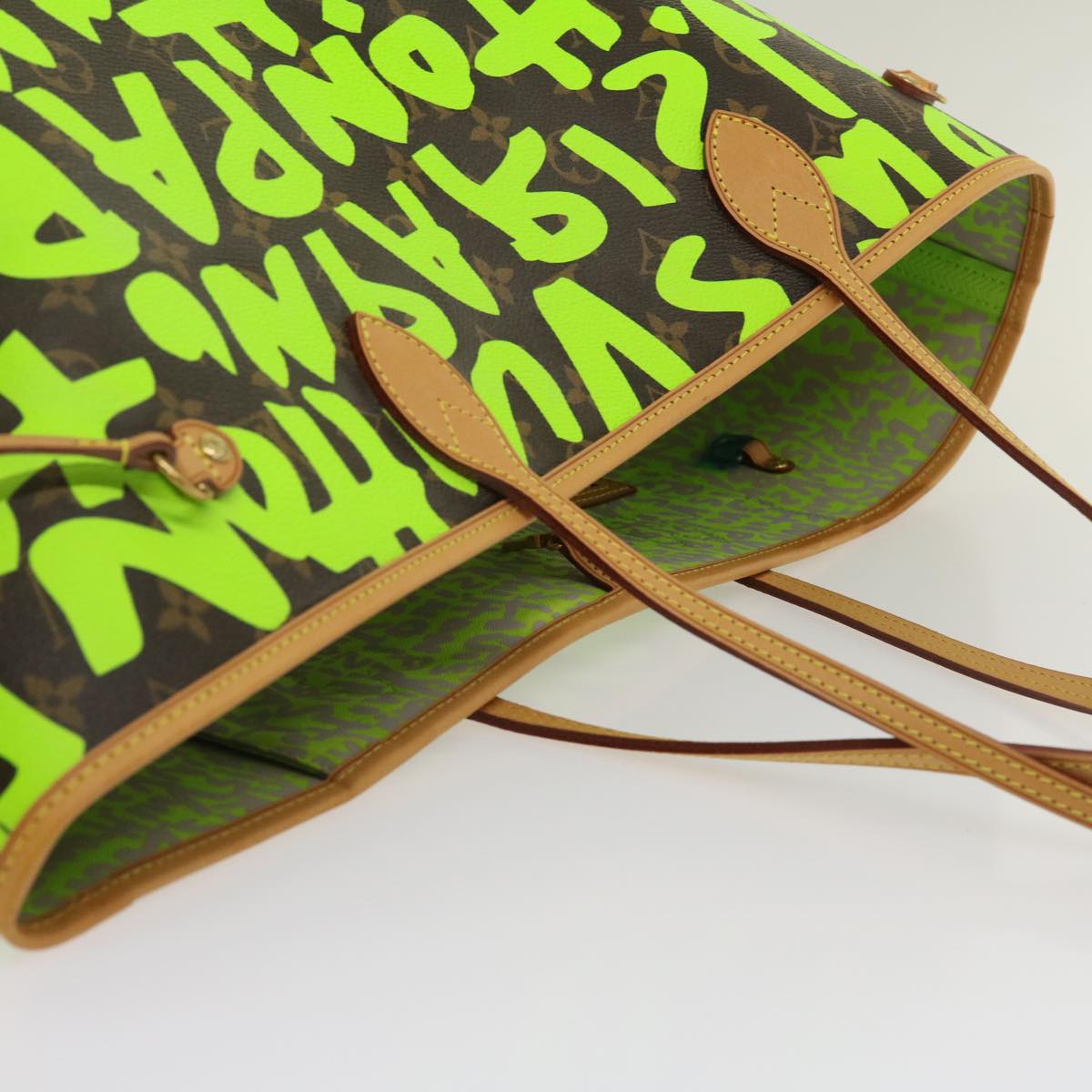 LOUIS VUITTON Monogram Graffiti Neverfull GM Tote Bag Vert M93703 LV 29943S