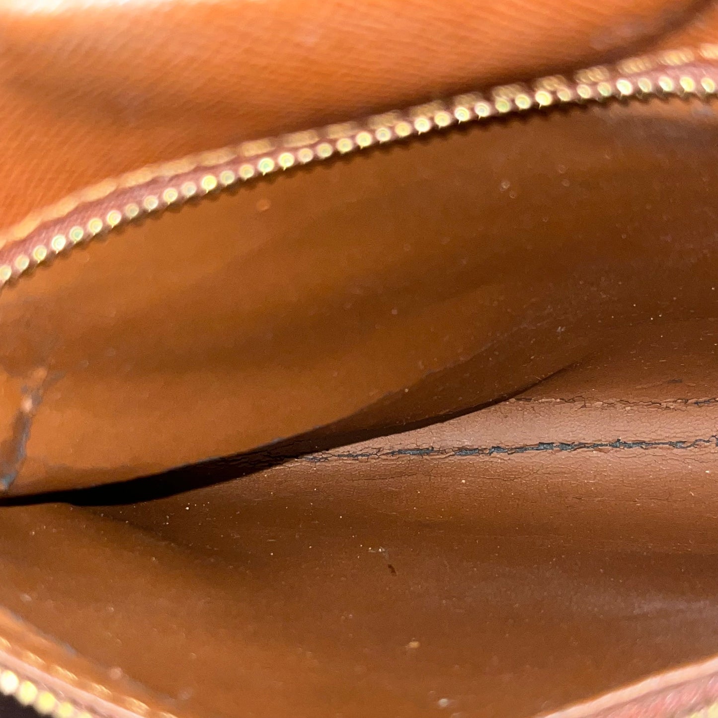 LOUIS VUITTON Boulogne 30 Monogram Canvas Hobo Bag