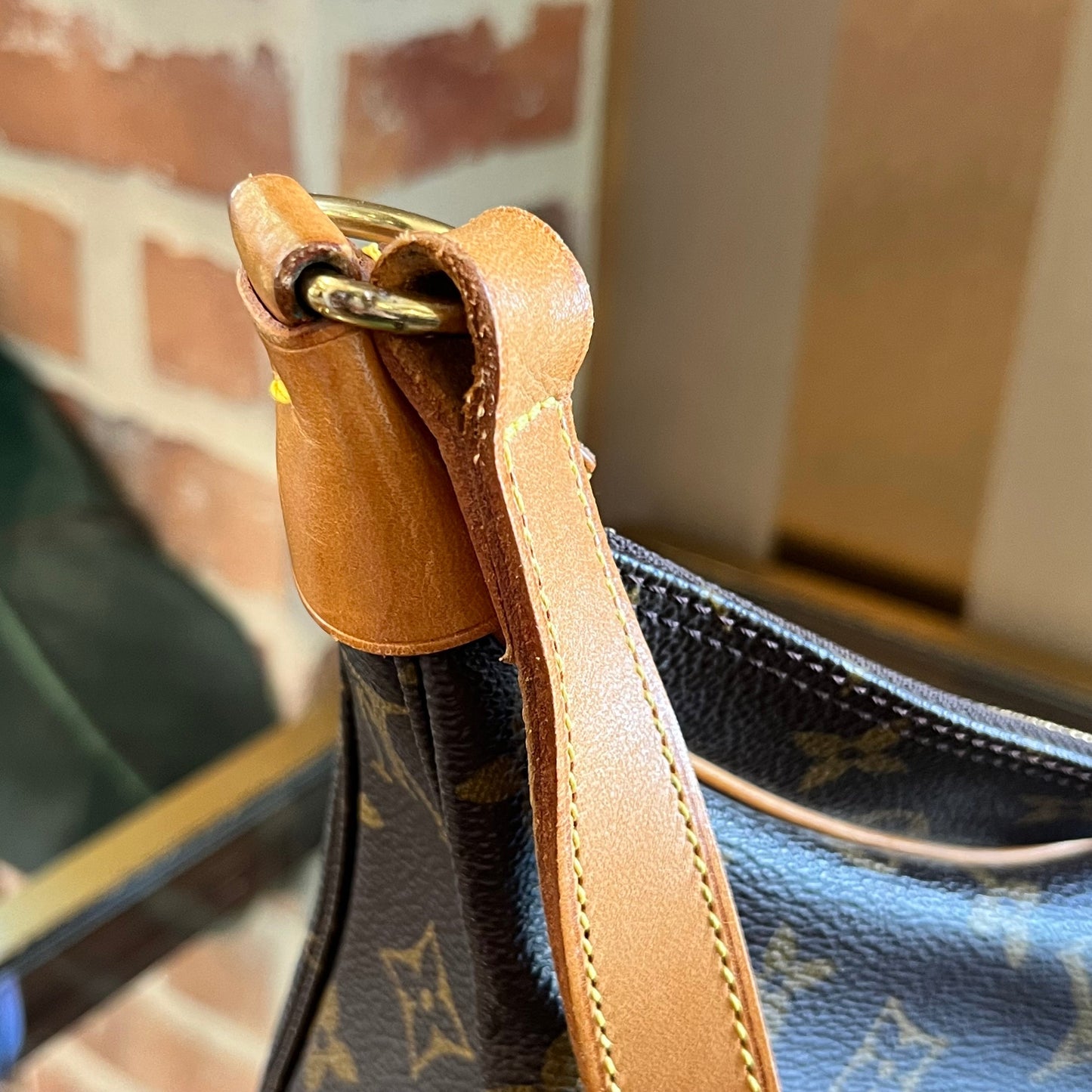 LOUIS VUITTON Boulogne 30 Monogram Canvas Hobo Bag