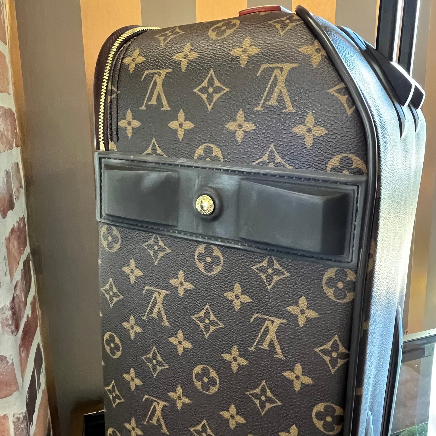 LOUIS VUITTON Pegase 60 Monogram Canvas Rolling Luggage