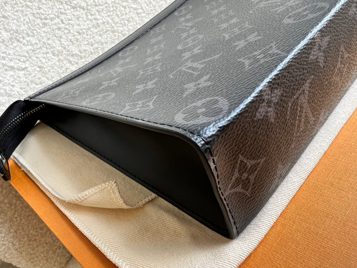 Louis Vuitton Pochette Voyage Monogram Eclipse (RRP £735)