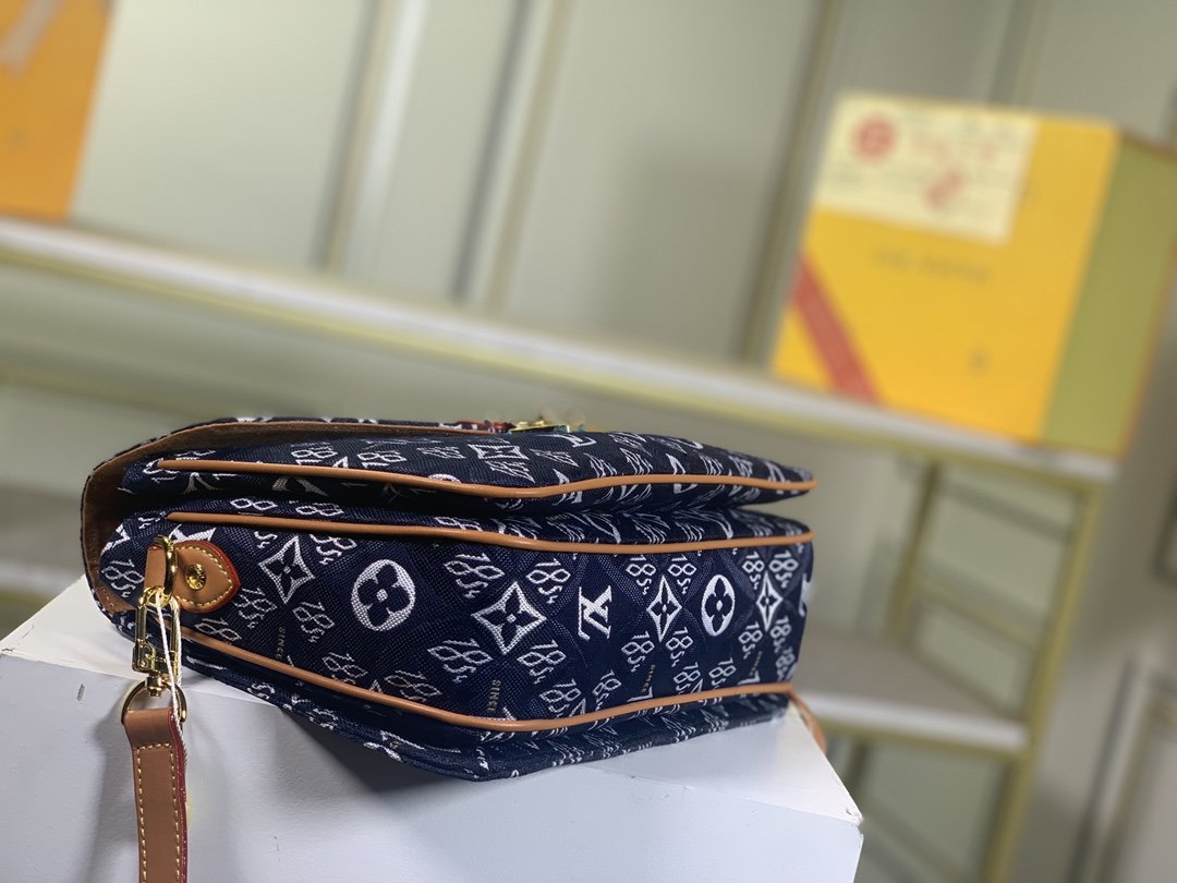 EN - New Arrival Bags LUV 111