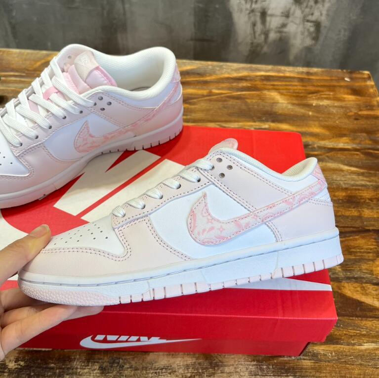SAMC - NKE Shoes - 550