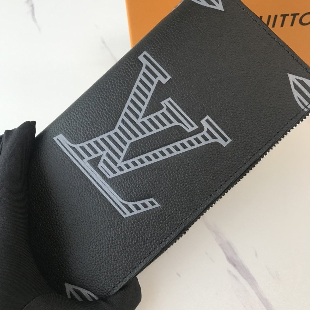 EN - New Arrival Wallet LUV 069