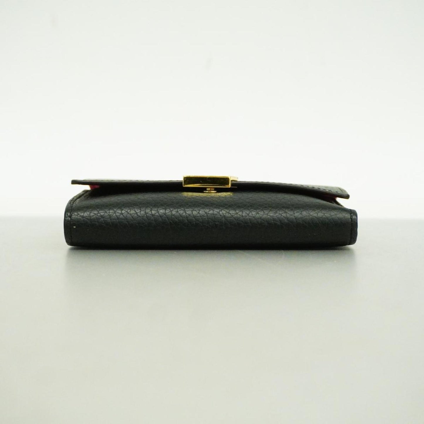 Louis Vuitton Capucines  Leather Wallet  ()