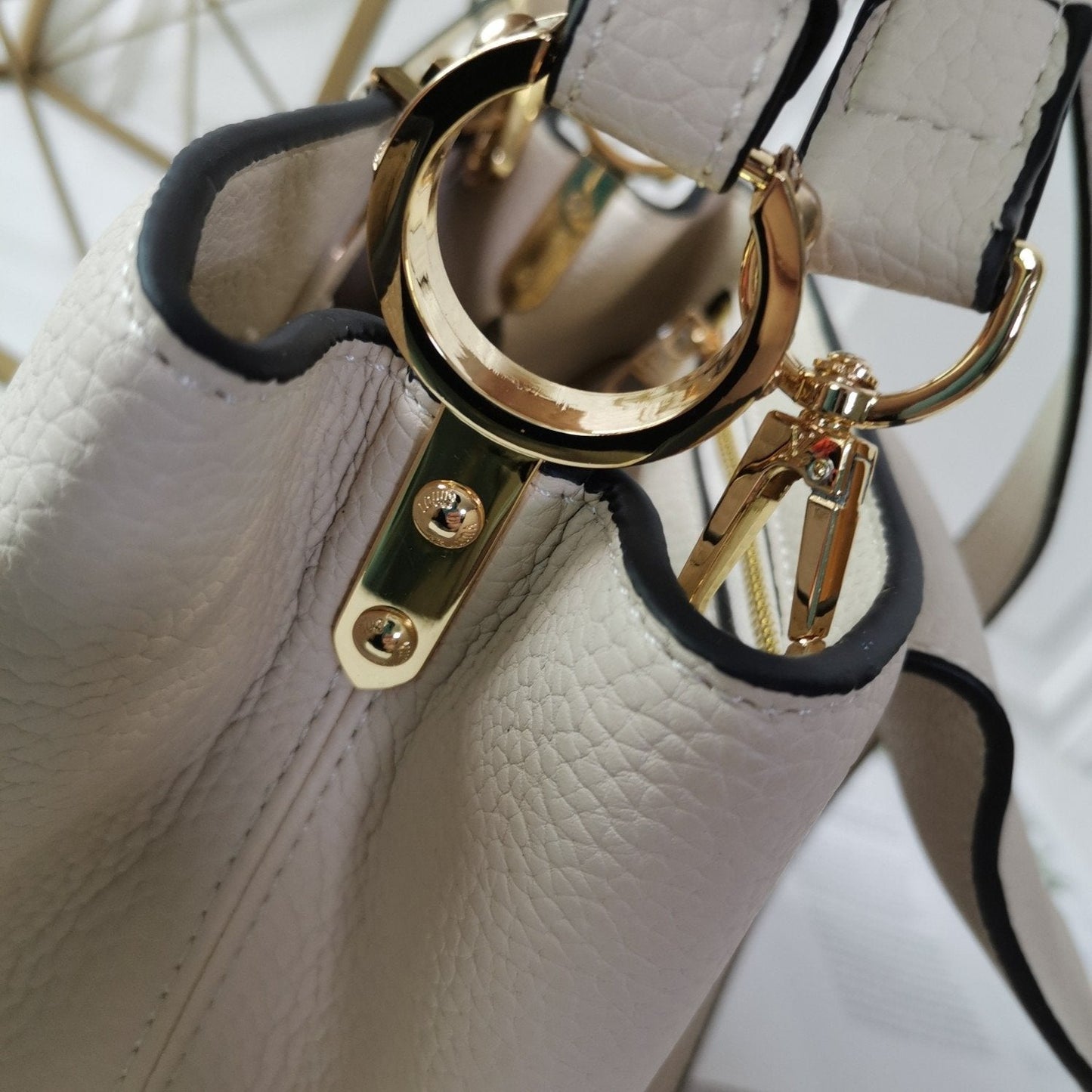 EN - New Arrival Bags LUV 243