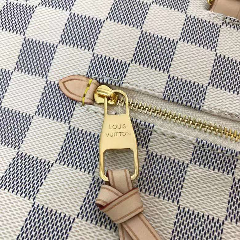 LOV2 Bags - Luxurious Bags  1132