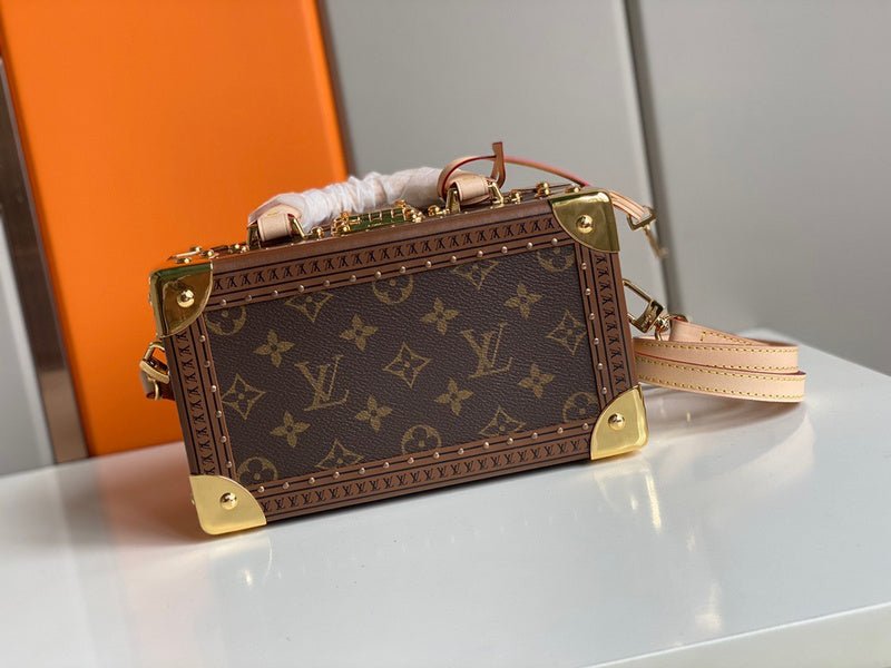 LOV2 Bags - Luxurious Bags  1441