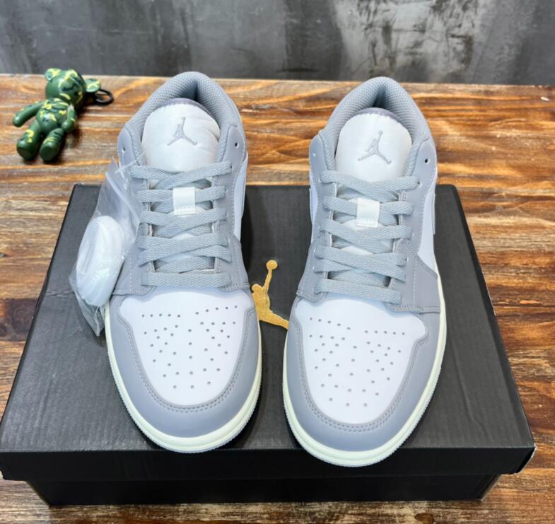SAMC - NKE Shoes - 880