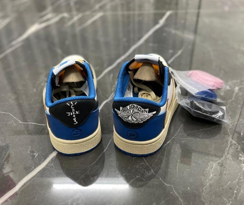 SAMC - NKE Shoes - 1070