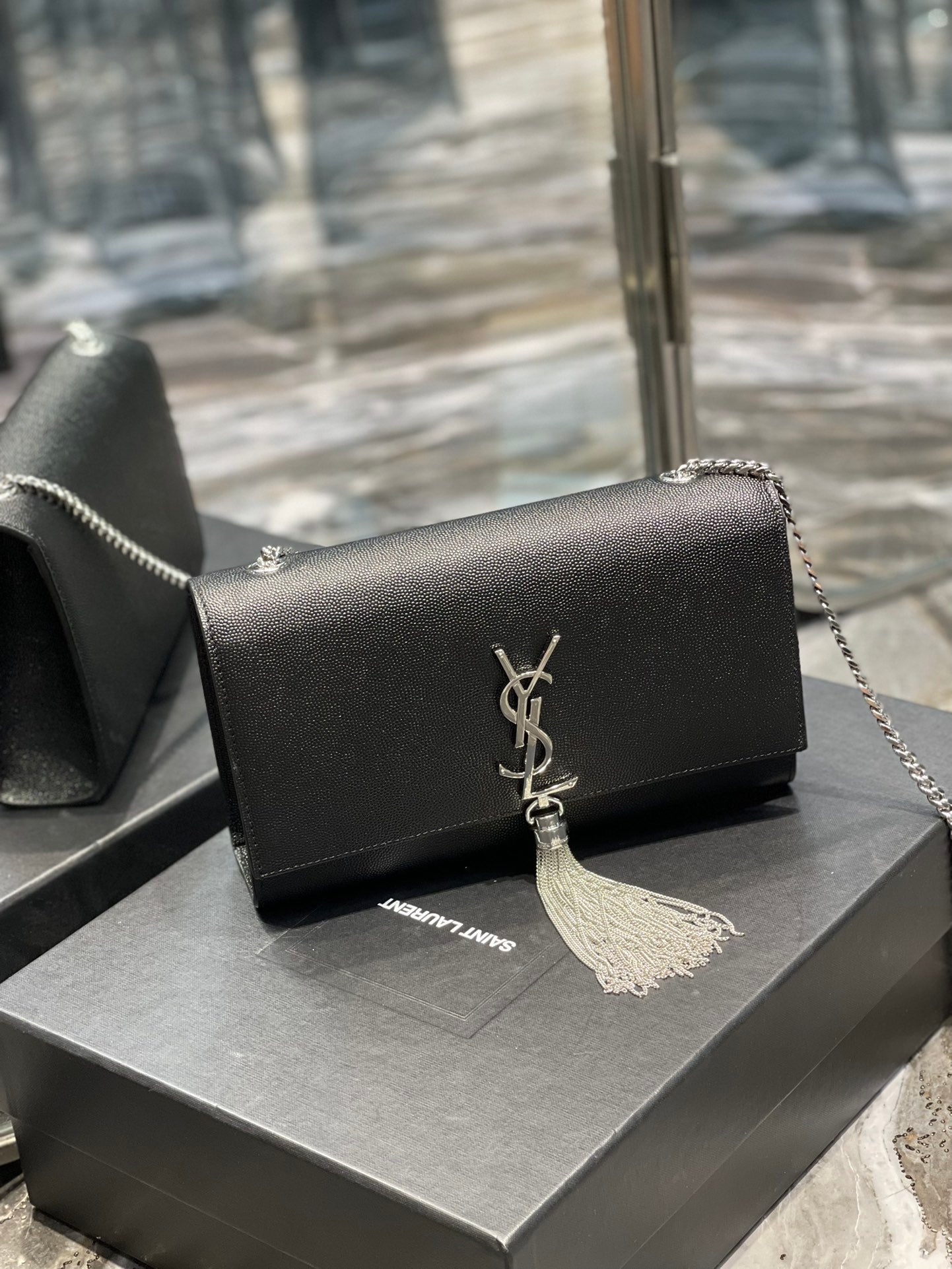 GLAMI Kata MeGLAMIum Chain Bag Black With Tassel For Women 9.4in/24cm YSL 354119BOW0N1000