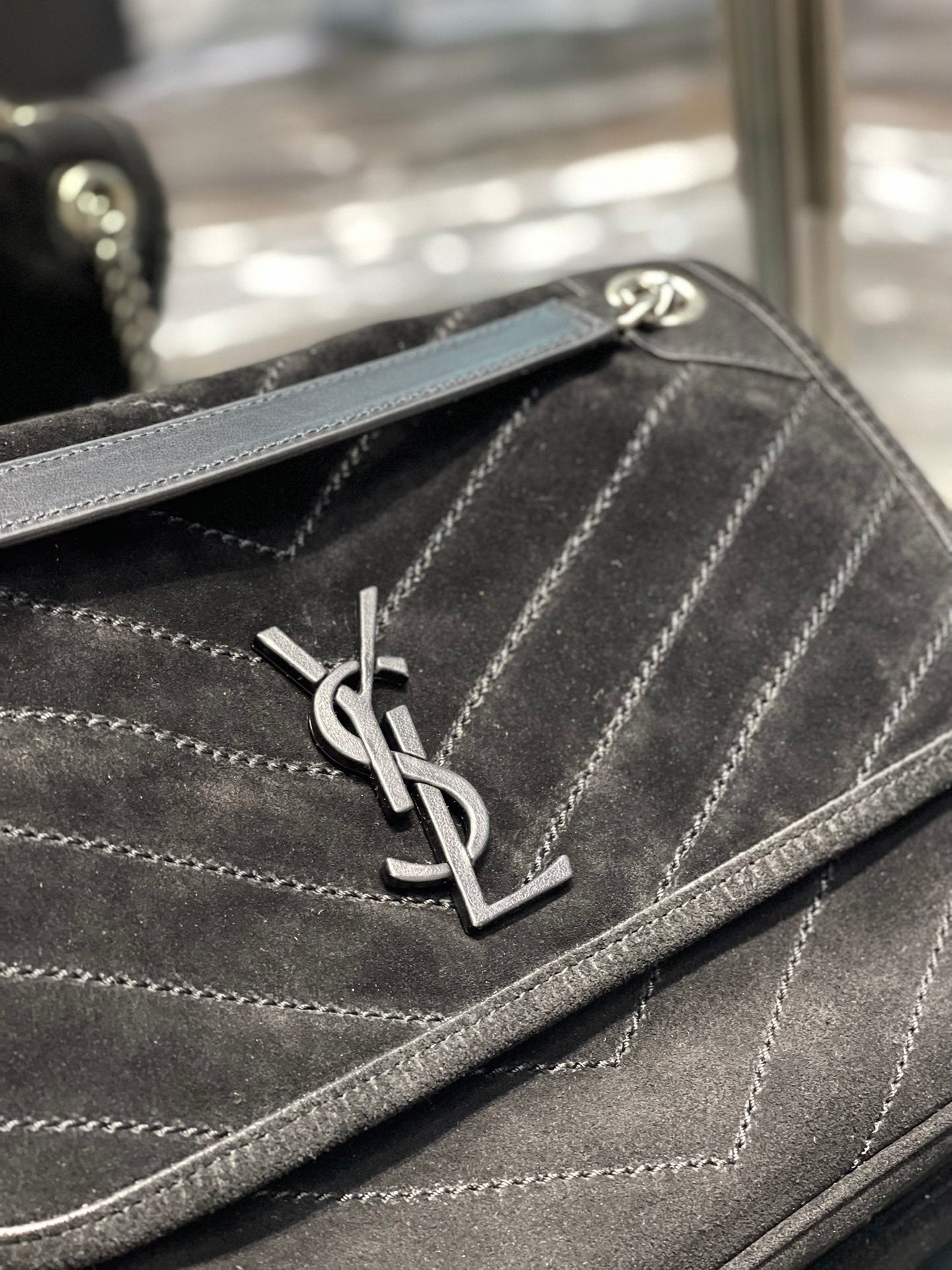 GLAMI Niki MeGLAMIum Chain Bag Black In Crinkled With Metal Hardware For Women 11in/28cm YSL