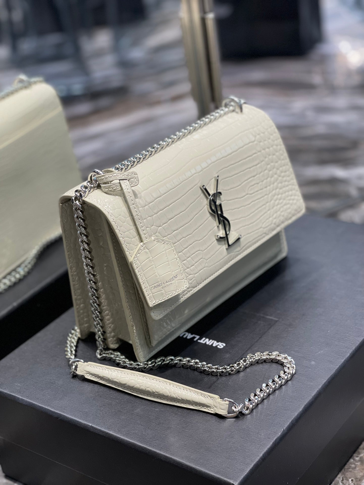 GLAMI Sunset MeGLAMIum Chain Bag For Women 8.6in/22cm White YSL 442906DND0N9207