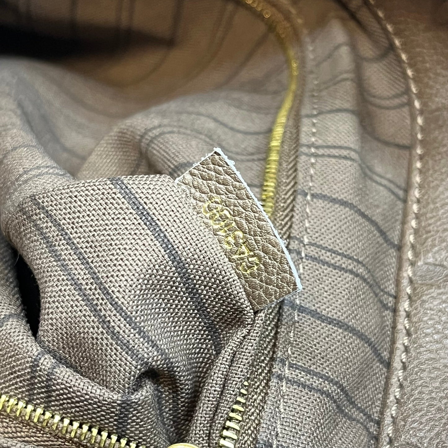 LOUIS VUITTON Artsy MM Monogram Empreinte Hobo Bag TS4021