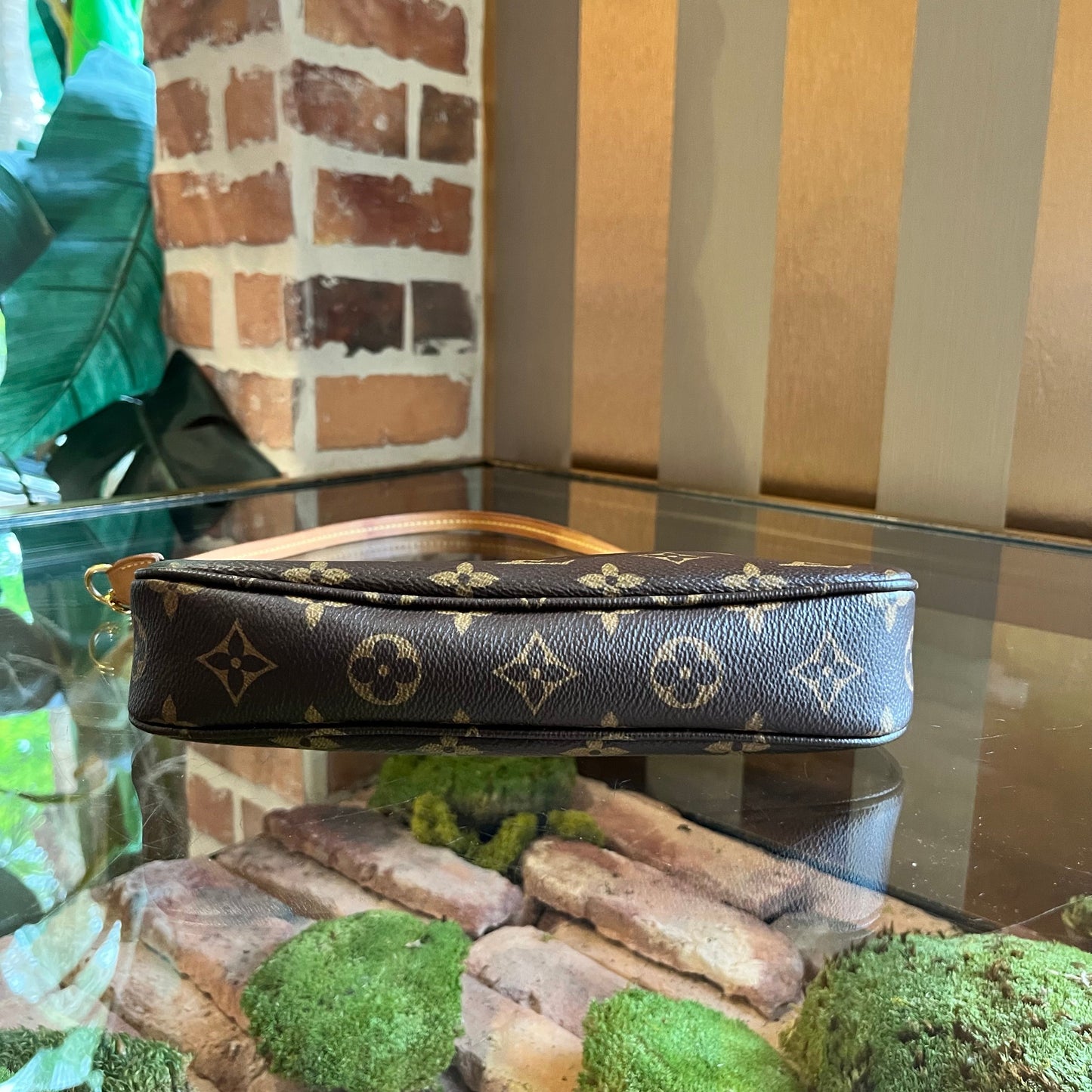 LOUIS VUITTON Pochette Accessories Monogram Canvas Shoulder Bag