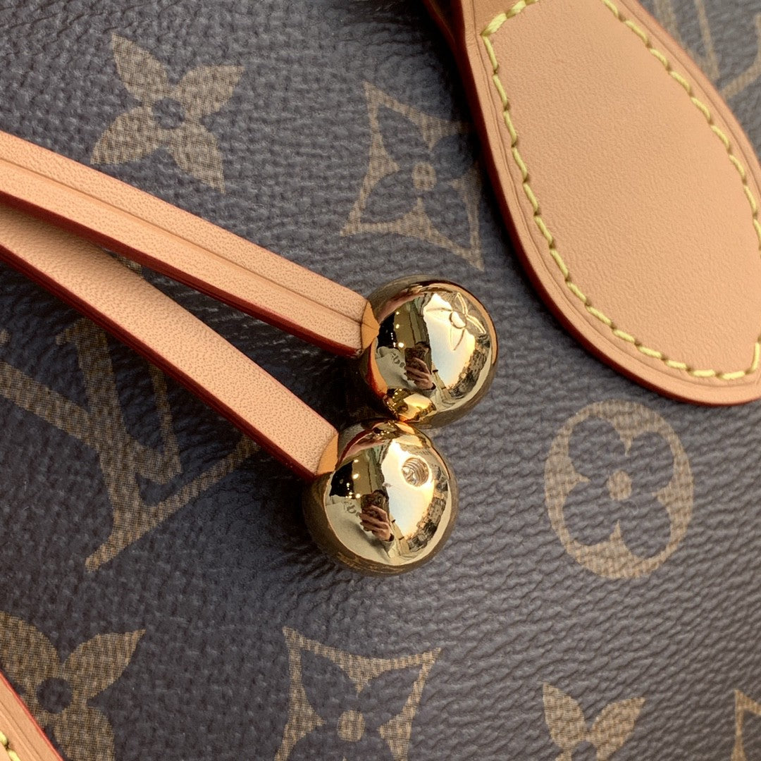 LV Popincourt Monogram Canvas For Women, WomenÃ¢â‚¬â„¢s Handbags 11.8in/30cm LV M40009