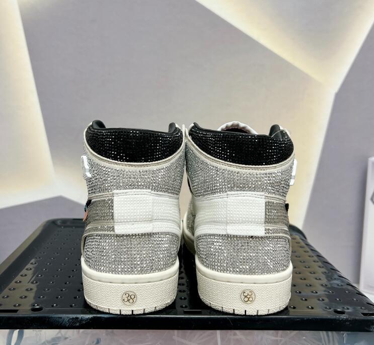 SAMC - NKE Shoes - 192