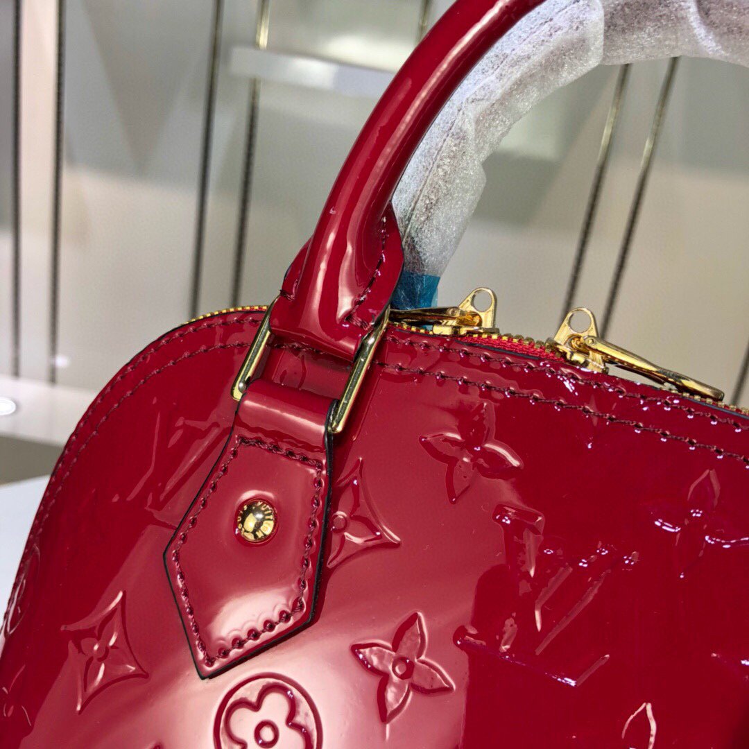 EN - New Arrival Bags LUV 058