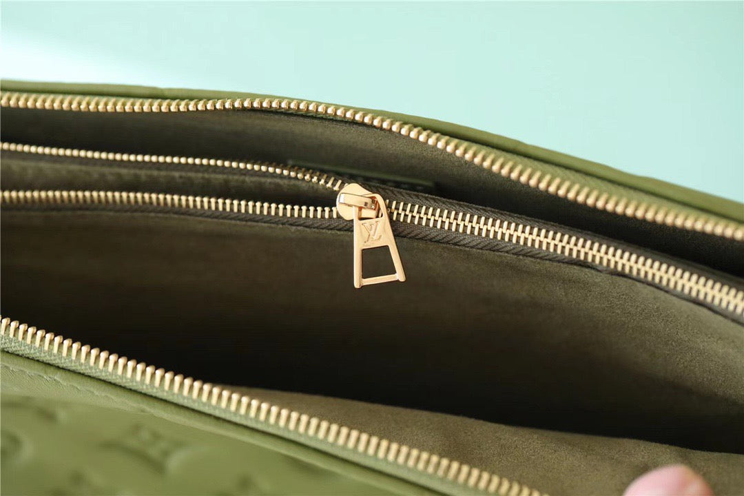 LV Coussin MM Monogram Khaki For Women, WomenÃ¢â‚¬â„¢s Handbags, Shoulder And Crossbody Bags 13.4in/34cm LV M20568