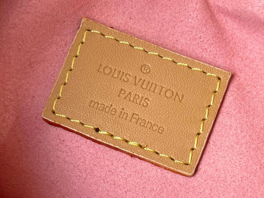 LV Loop SinGLAMI 1854 Jacquard Pink By Nicolas GhesquiÃƒÂ¨re For Cruise Show, WoHandbags 9.1in/23cm LV M81166