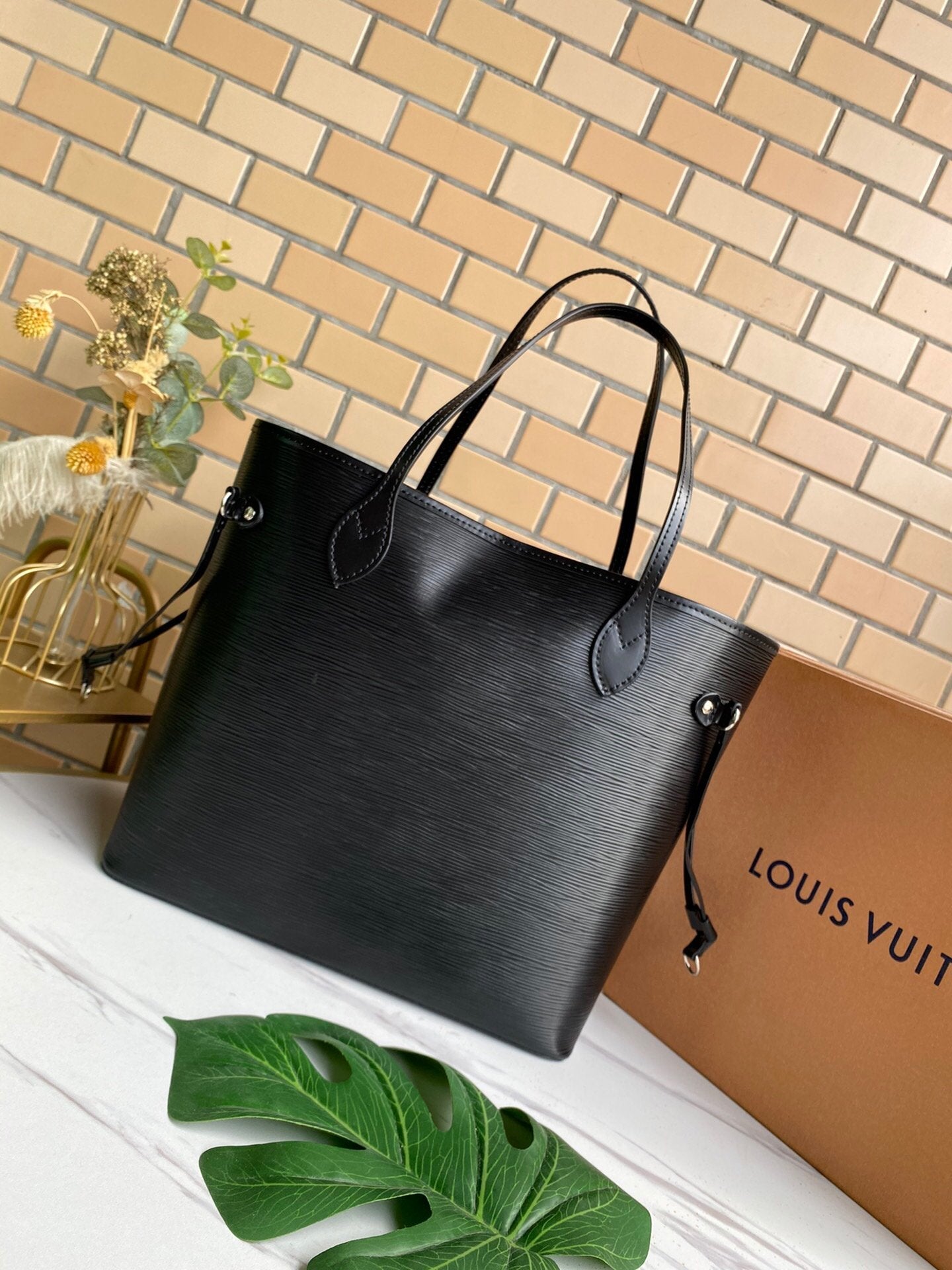 EN - New Arrival Bags LUV 131