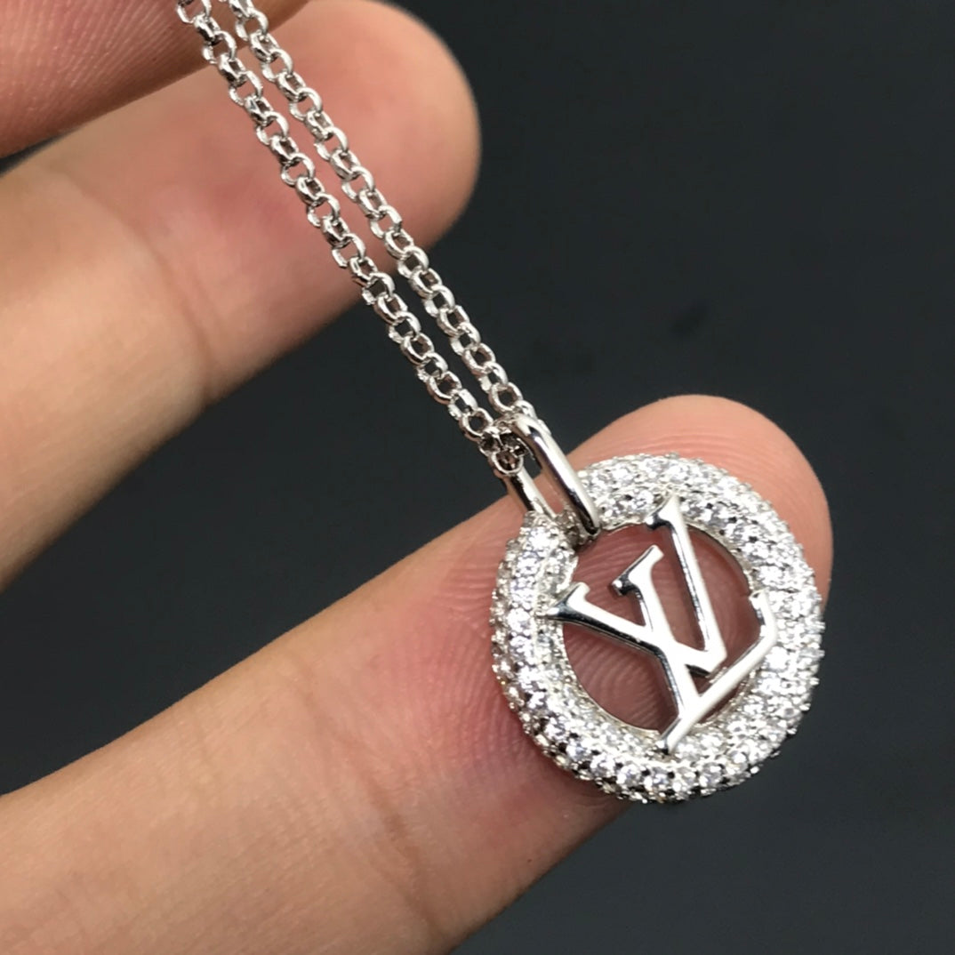 LV Necklaces 024