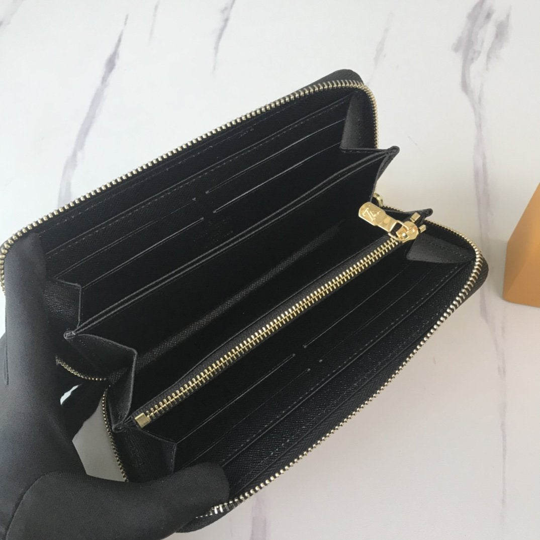 EN - New Arrival Wallet LUV 025