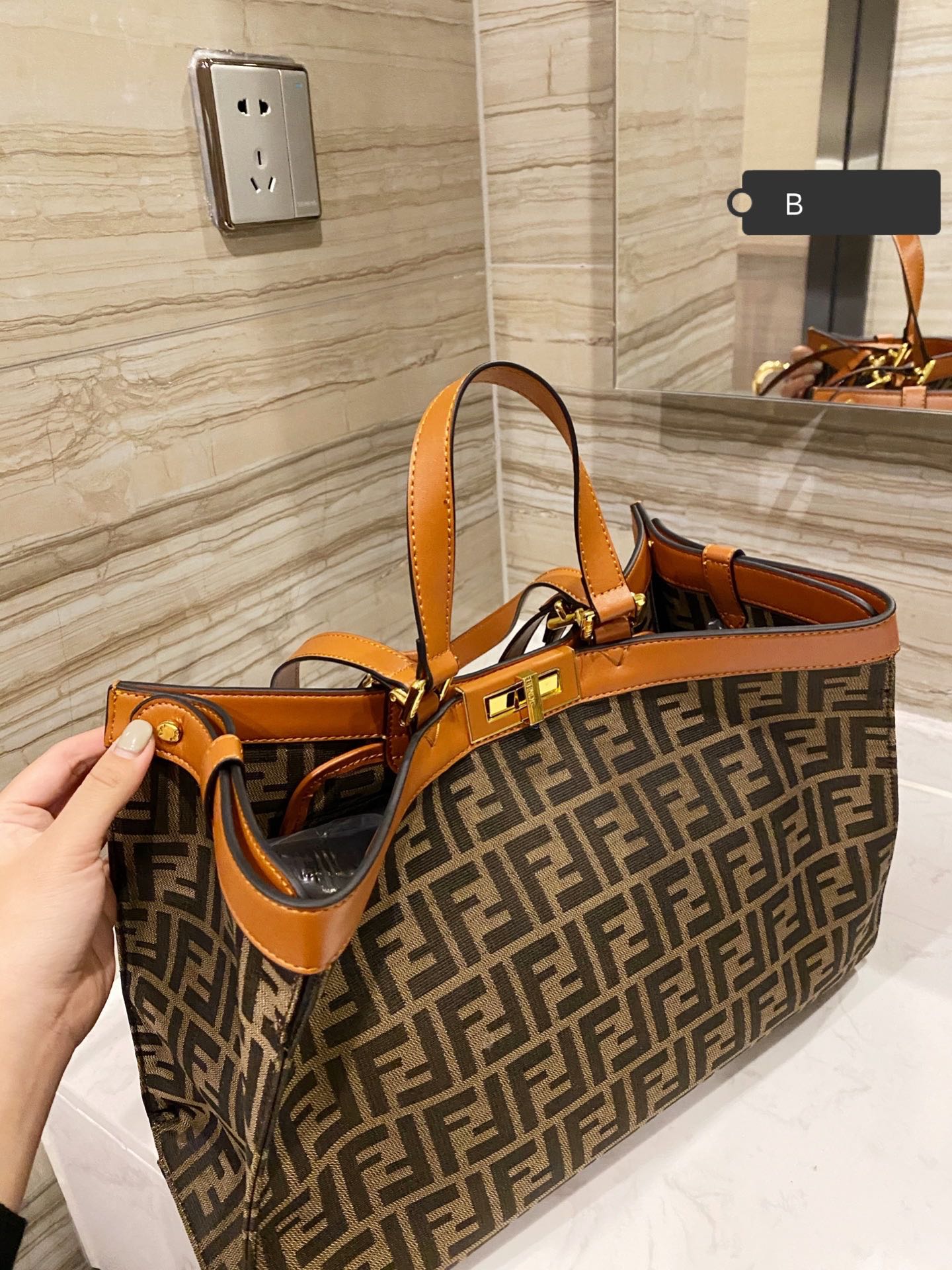 EN - NEW Arrival Bags FEI 147