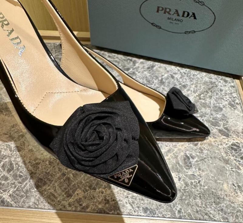 GlamyWomen Shoes - 225