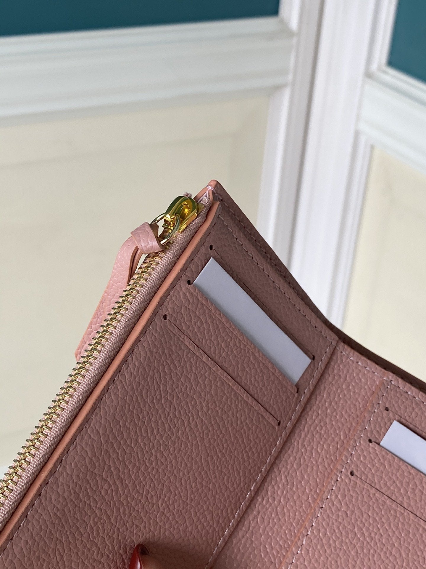 EN - New Arrival Wallet LUV 058