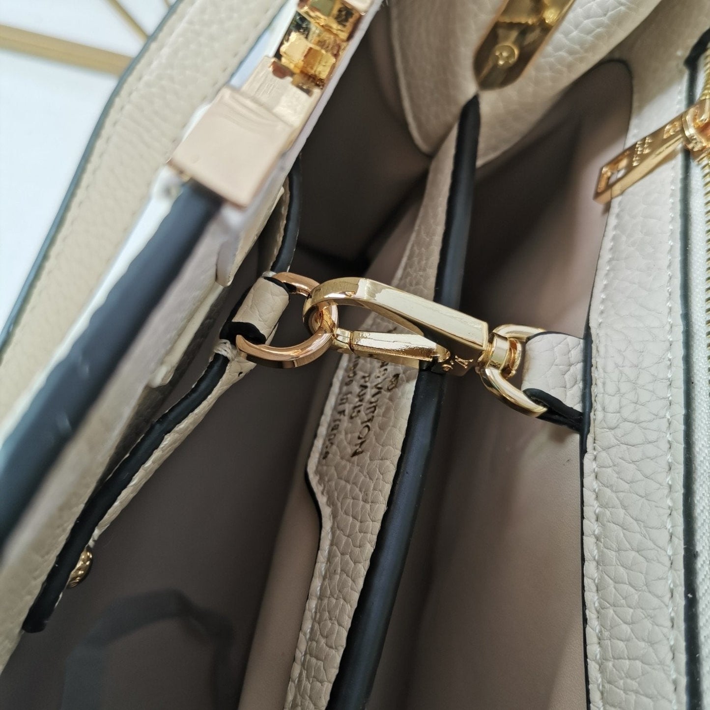 EN - New Arrival Bags LUV 243