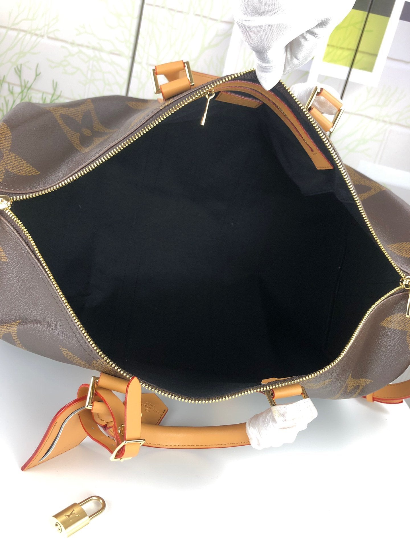 EN - New Arrival Bags LUV 031