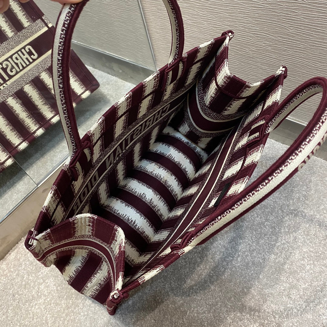 GLAMI MeGLAMIum Book Tote Red D-Stripes Embroidery For Women 36cm/16.5in CD