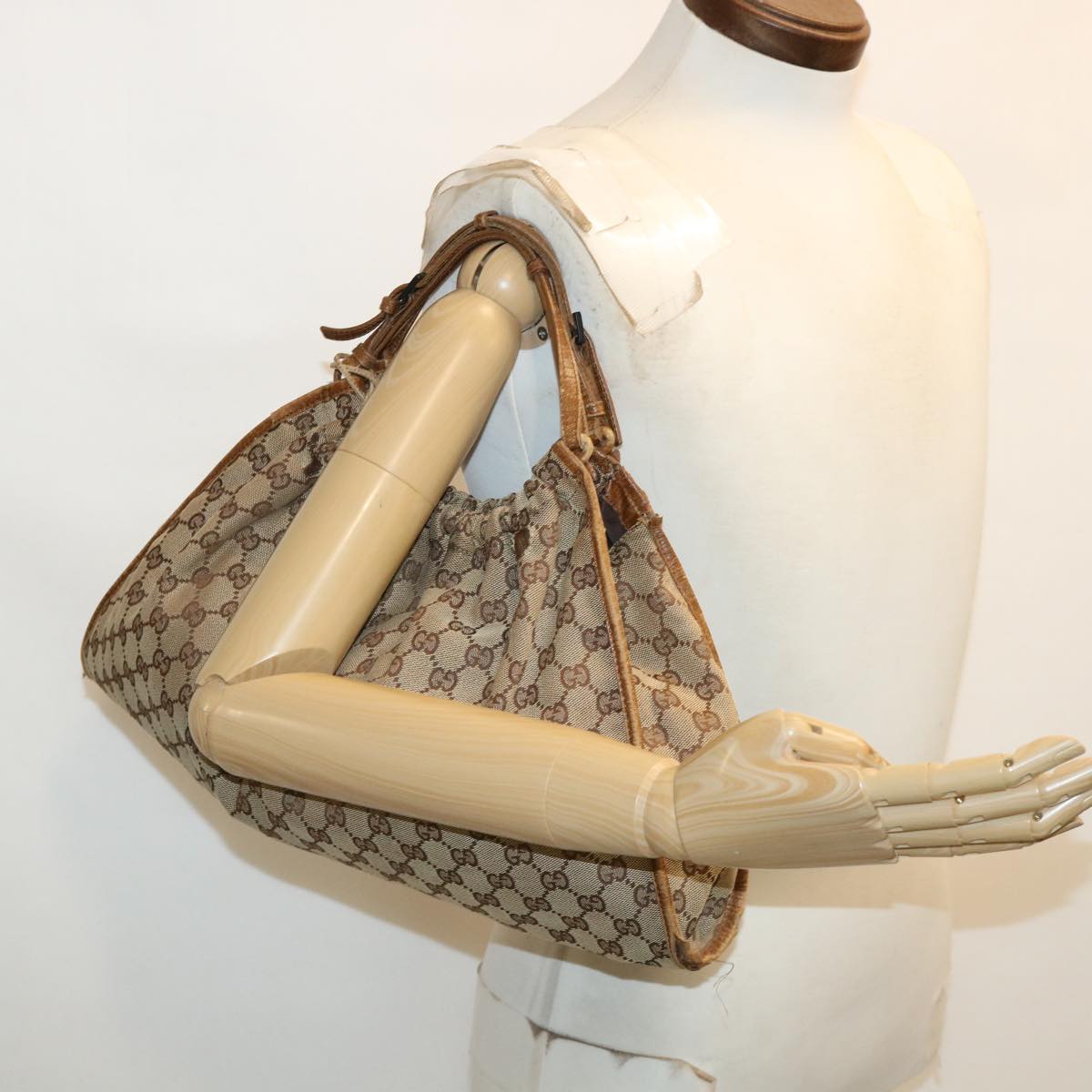 GUCCI GG Canvas Hand Bag Beige 76554 35571