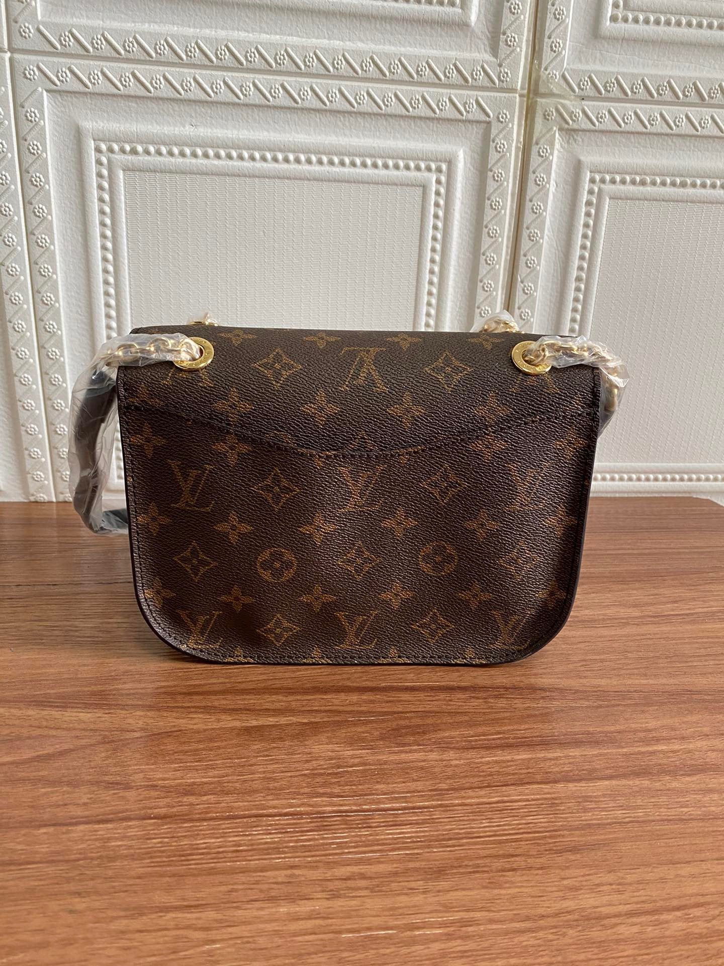 EN - New Arrival Bags LUV 022