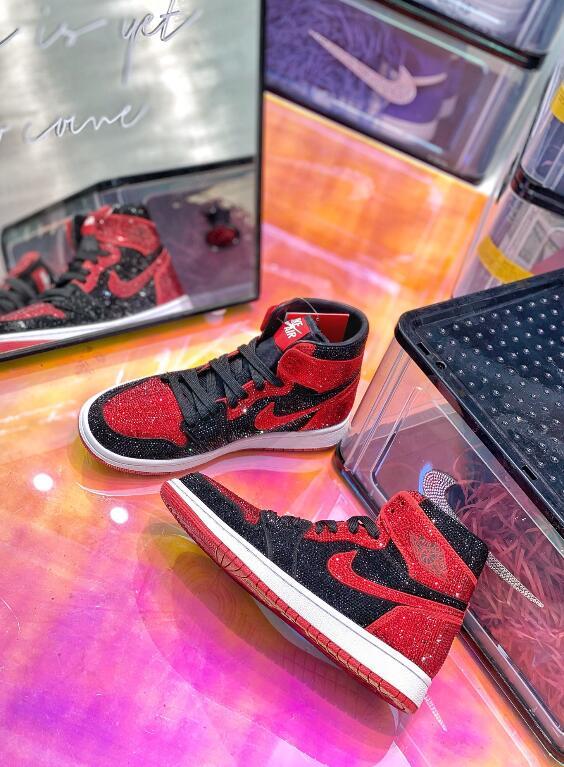 SAMC - NKE Shoes - 1689