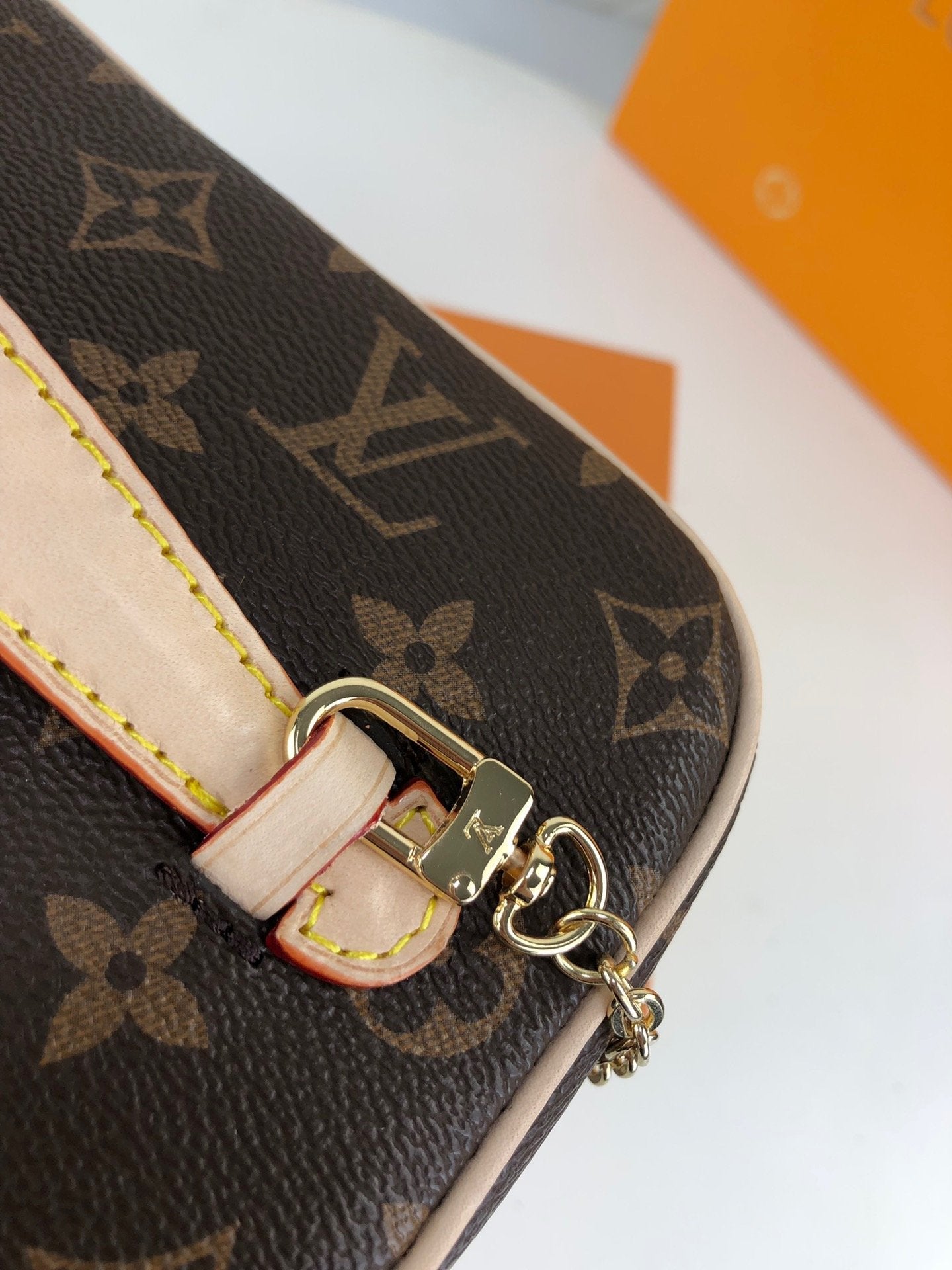 EN - New Arrival Bags LUV 025