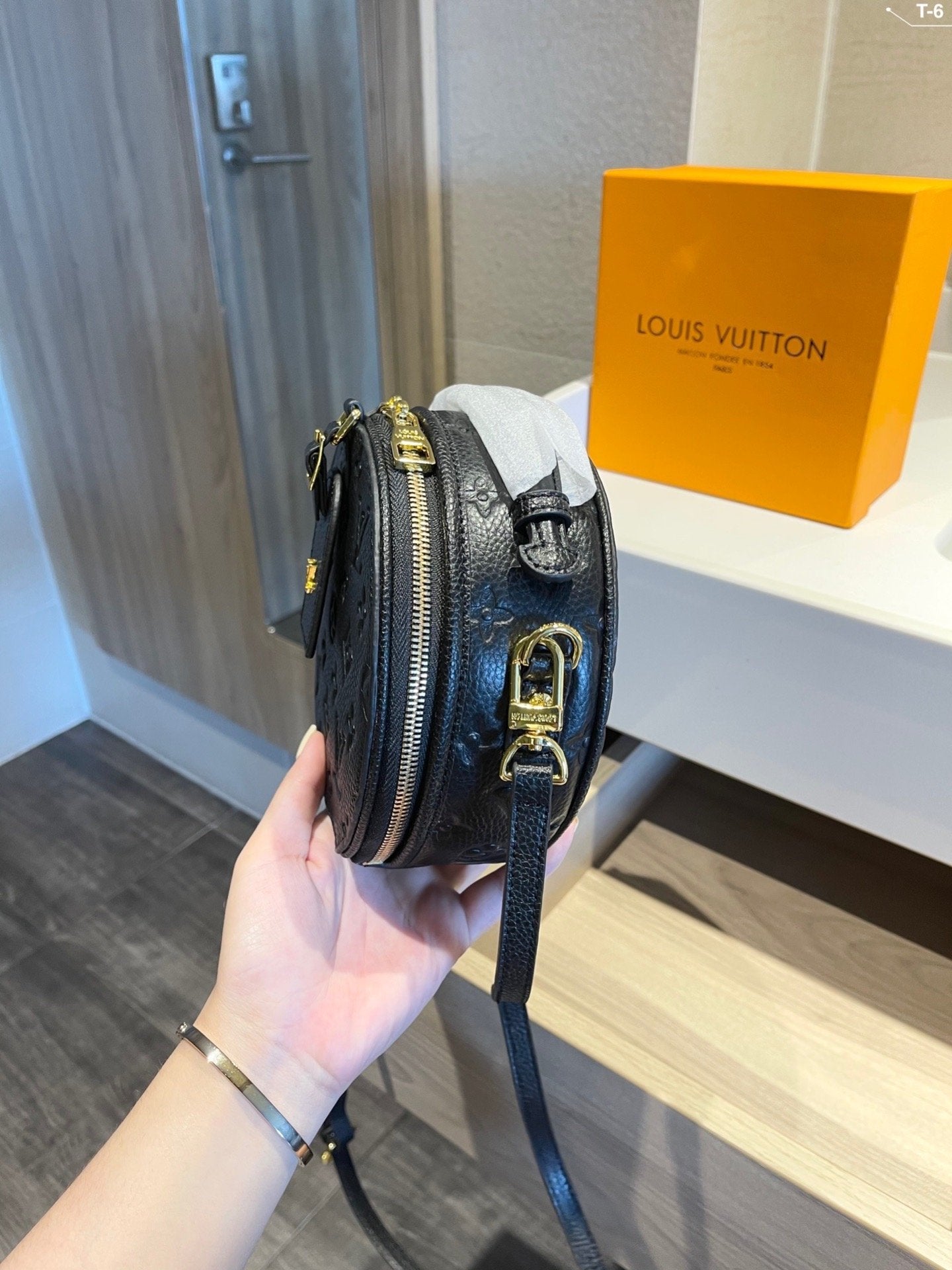 EN - New Arrival Bags LUV 495