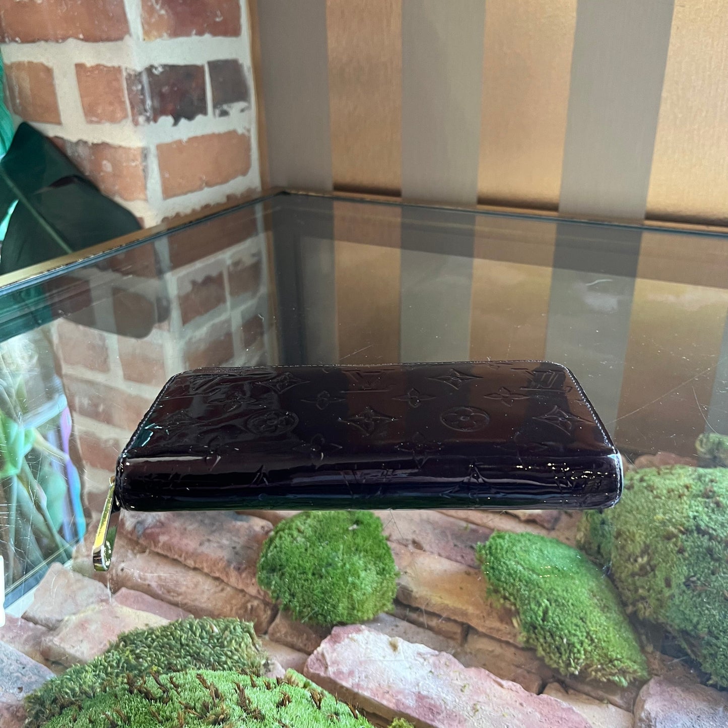 LOUIS VUITTON Zippy Amarante Monogram Vernis Wallet