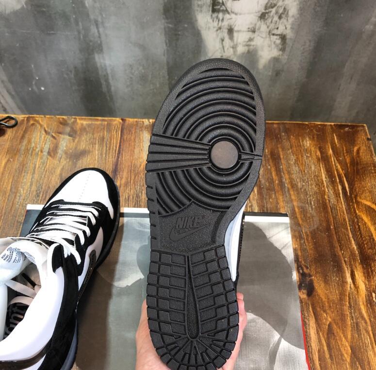 SAMC - NKE Shoes - 1680