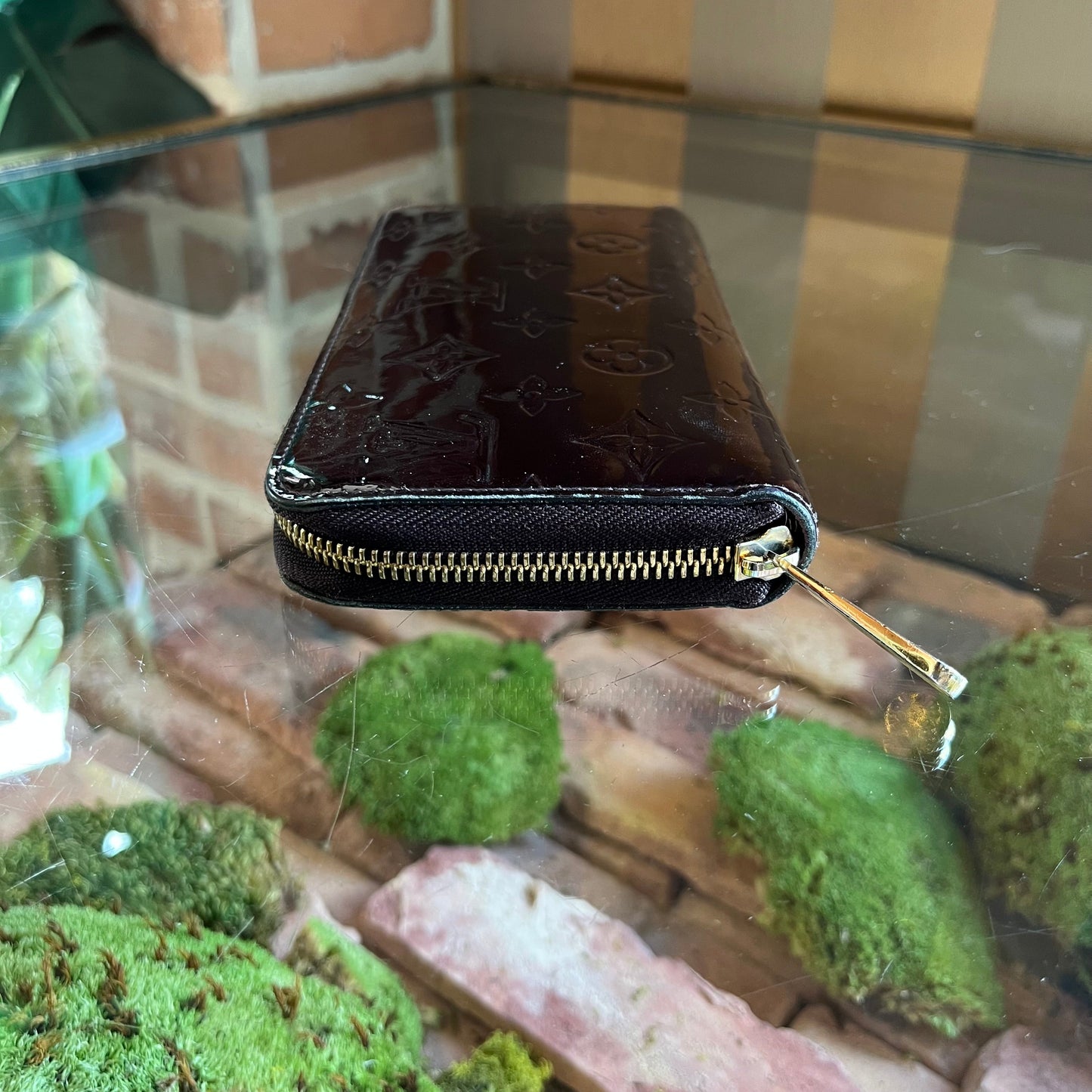 LOUIS VUITTON Zippy Amarante Monogram Vernis Wallet