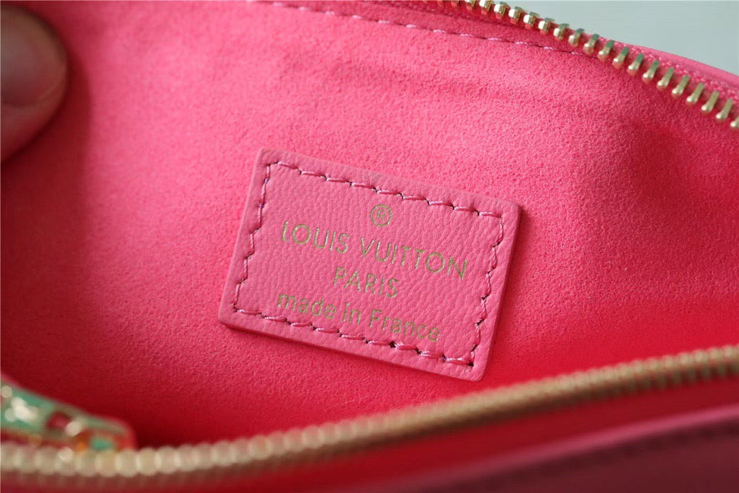 LV Coussin GLAMI Monogram Light Pink For Women, WomenÃ¢â‚¬â„¢s Bags, Shoulder And Crossbody Bags 8.3in/21cm LV