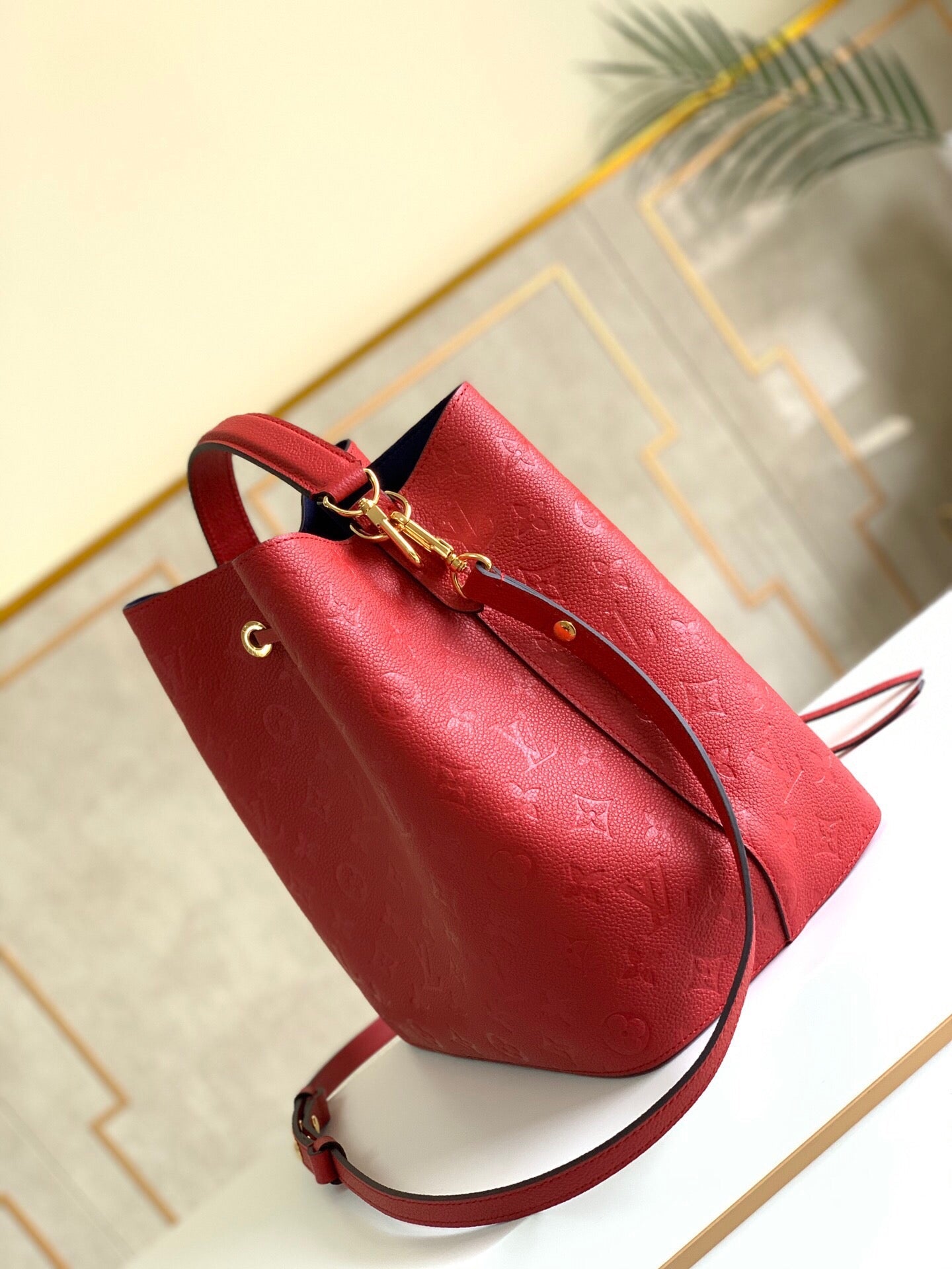 LV NeoNoe MM Bucket Bag Monogram Empreinte Red For Women, WomenÃ¢â‚¬â„¢s Bags, Shoulder Bags 10.2in/26cm LV
