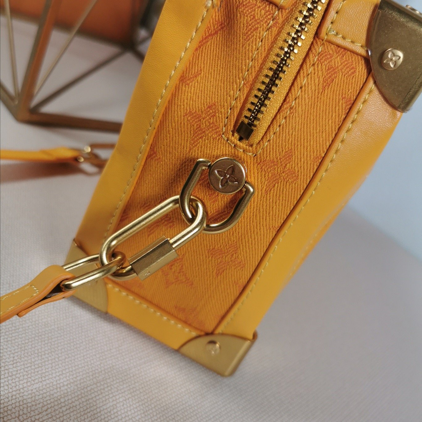 EN - New Arrival Bags LUV 256