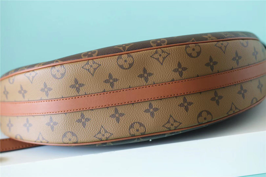 LV Loop Monogram Canvas By Nicolas Ghesquiere For Women,  Shoulder And Crossbody Bags 23cm/9.1in LVÃ‚Â 