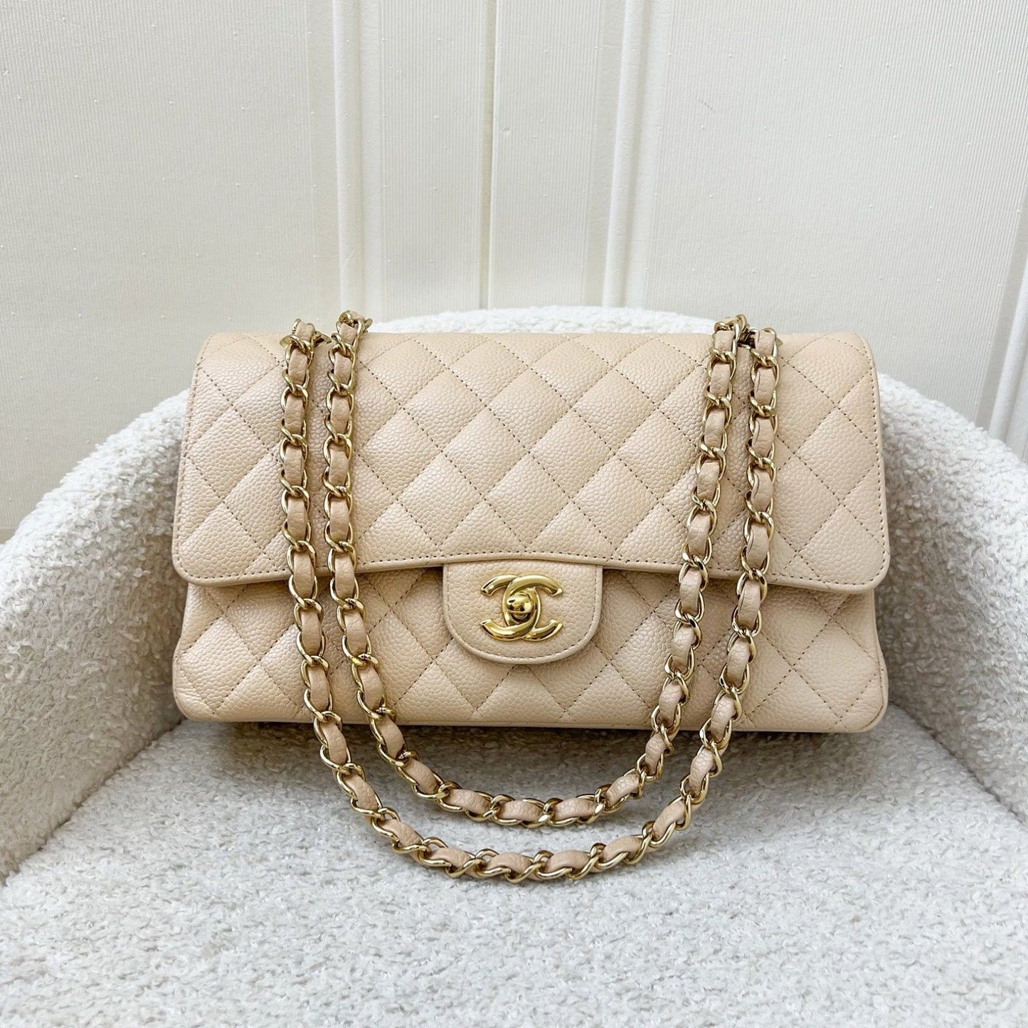 GLM-Medium Classic Flap CF in Beige Caviar and GHW