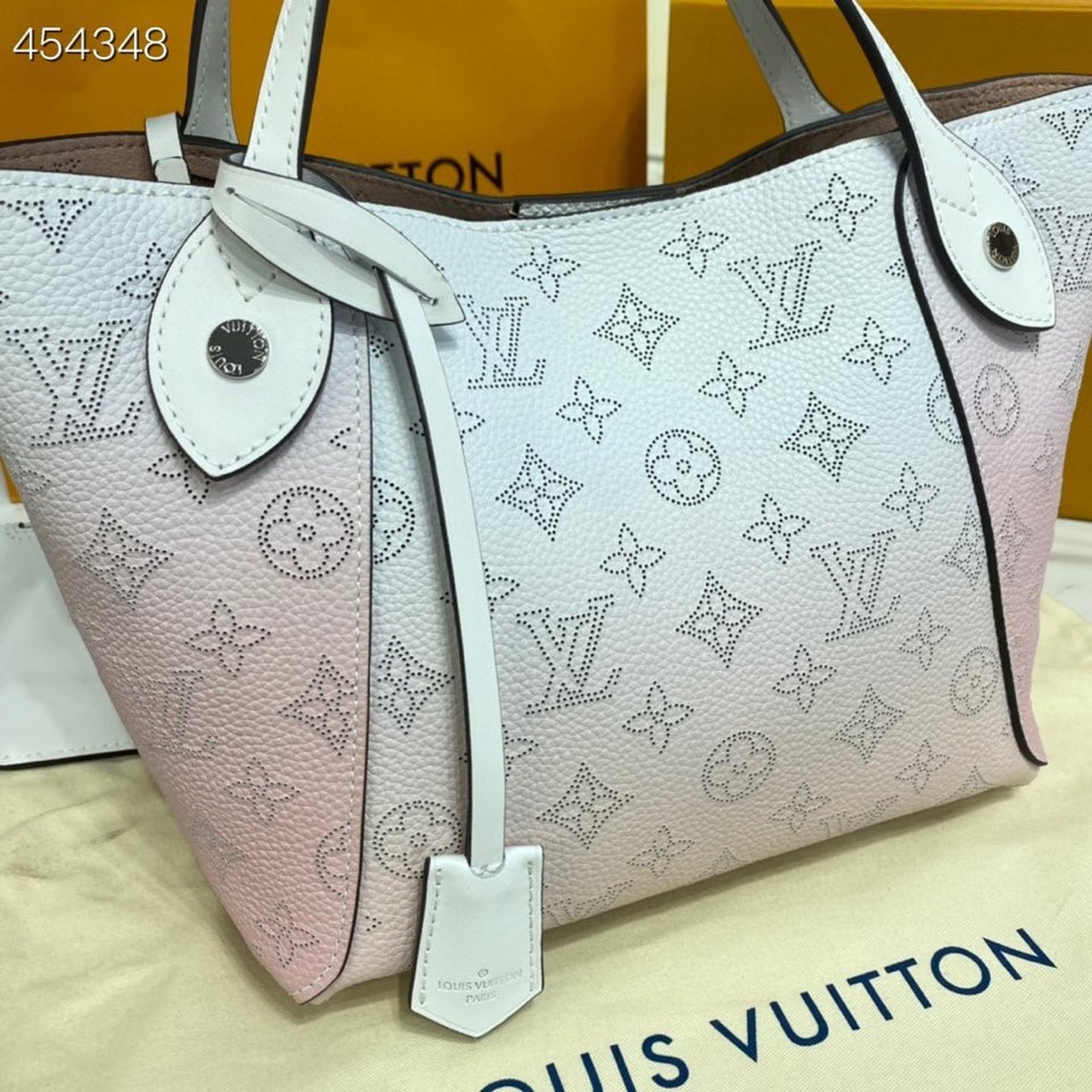 LV Hina PM Bag 22cm Mahina Calfskin Leather Spring/Summer Collection M57858 GraGLAMIent Pink